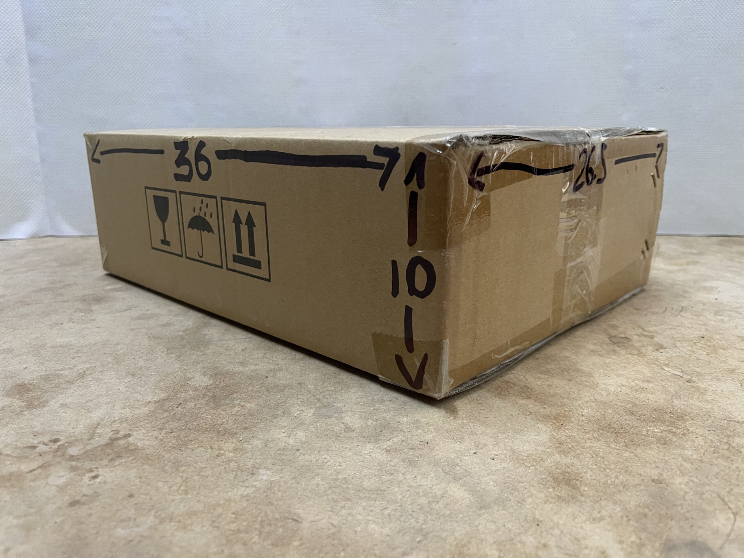 Caja De Cartón Reutilizada