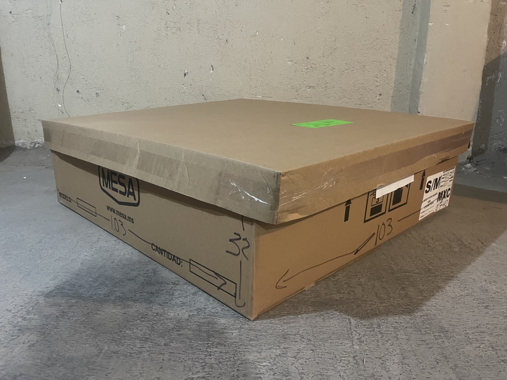 Caja De Cartón Reutilizada