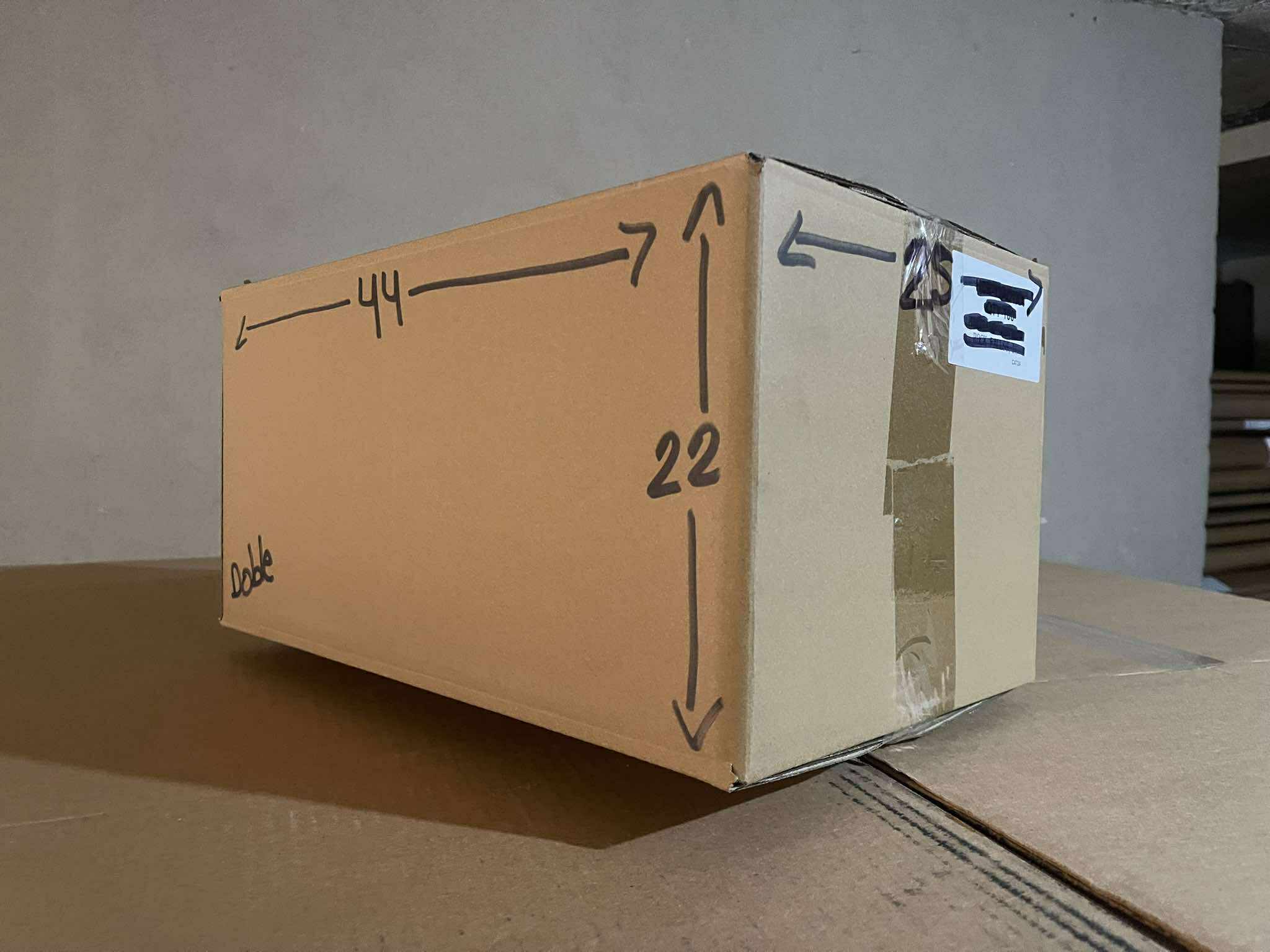 Caja De Cartón Reutilizada