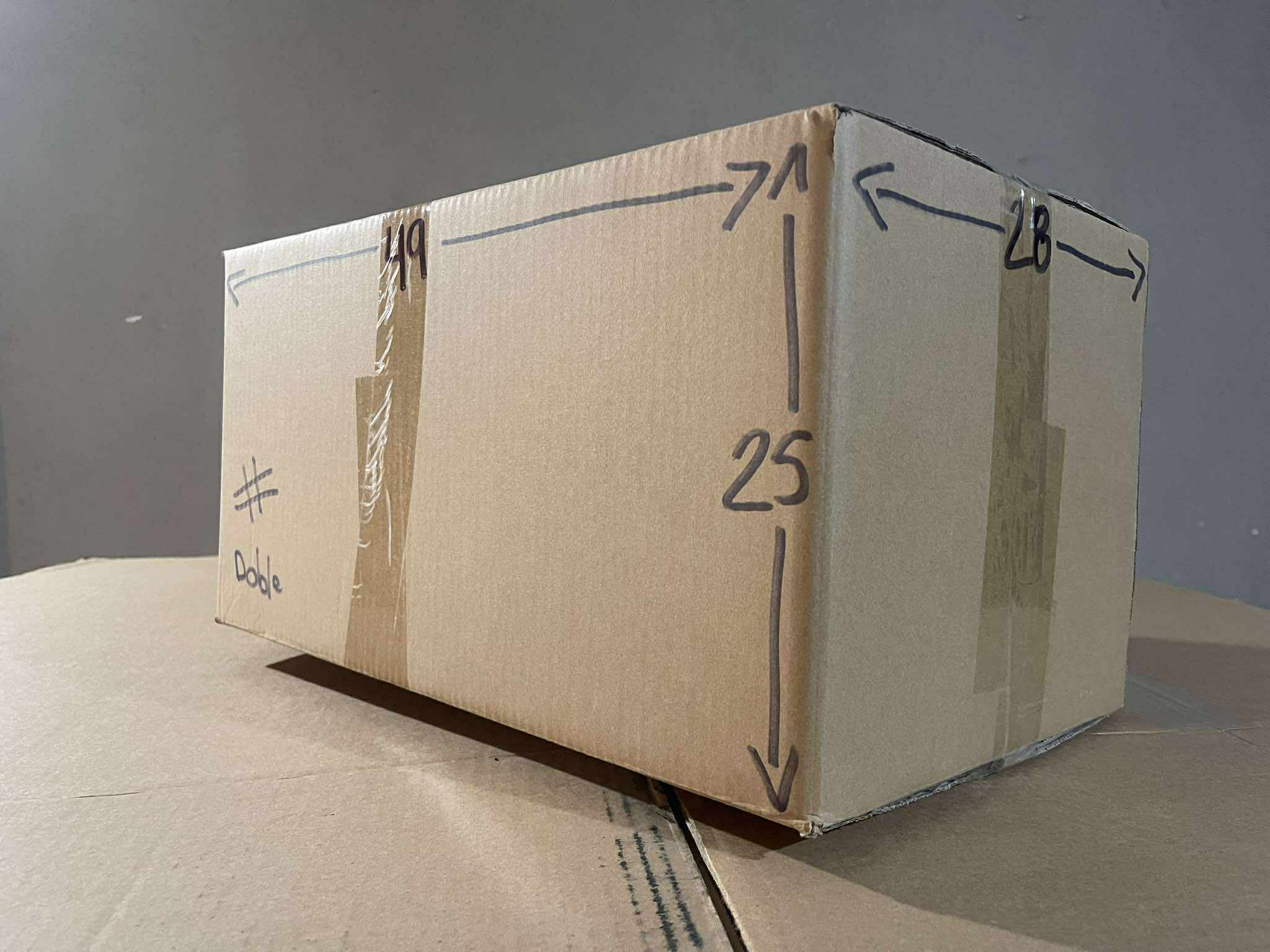Caja De Cartón Reutilizada