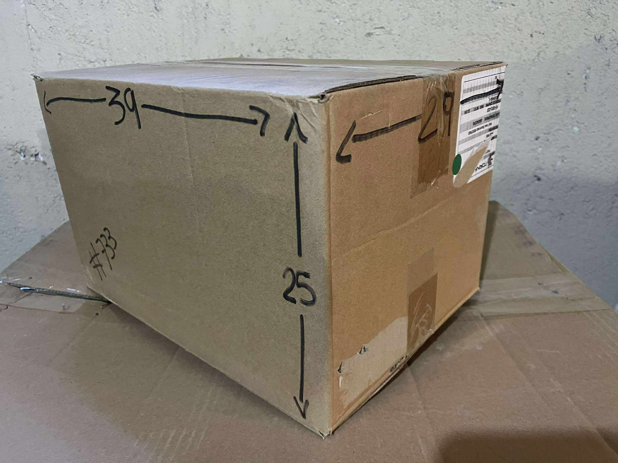 Caja De Cartón Reutilizada