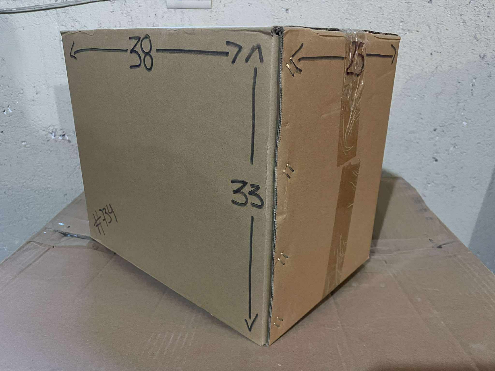 Caja De Cartón Reutilizada
