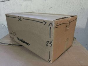 Caja De Cartón Reutilizada