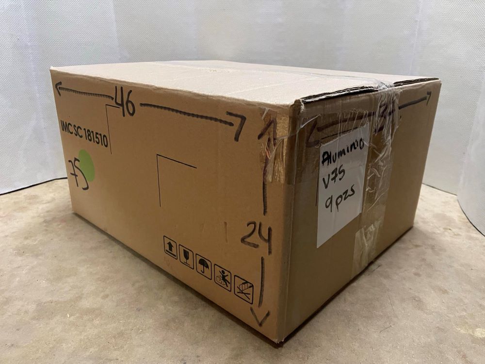 Caja De Cartón Reutilizada