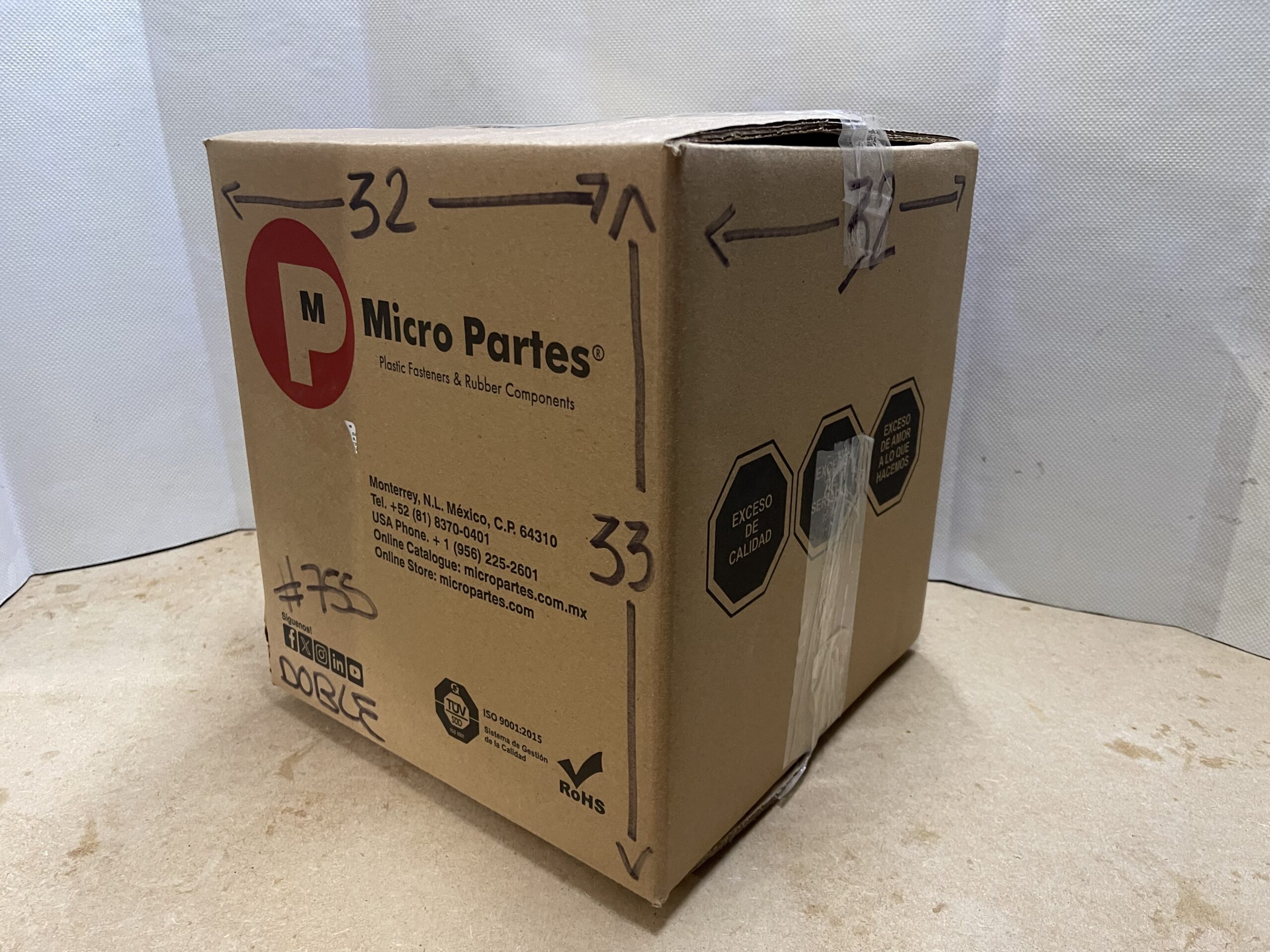 Caja De Cartón Reutilizada