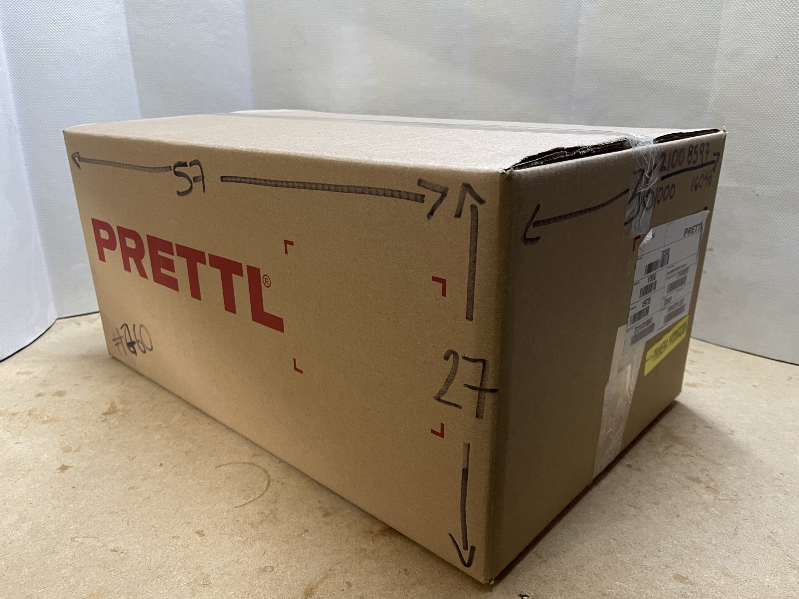 Caja De Cartón Reutilizada