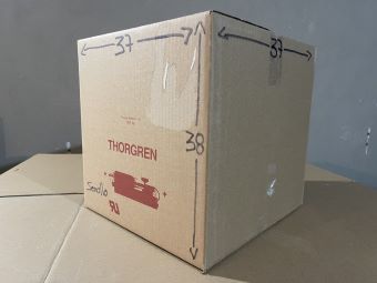 Caja De Cartón Reutilizada