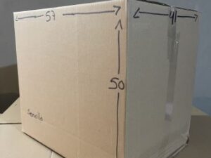 Caja De Cartón Reutilizada