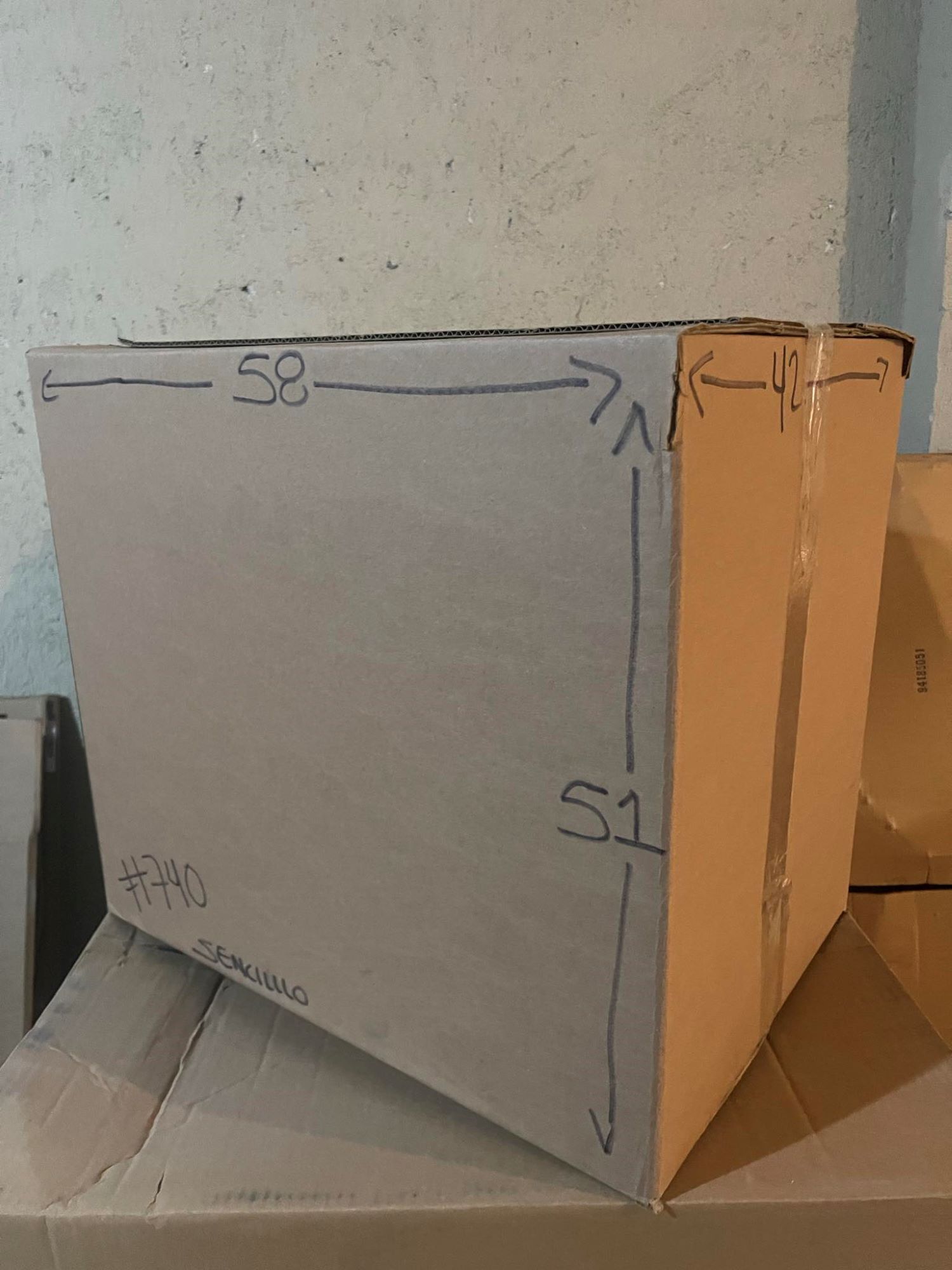 Caja De Cartón Reutilizada