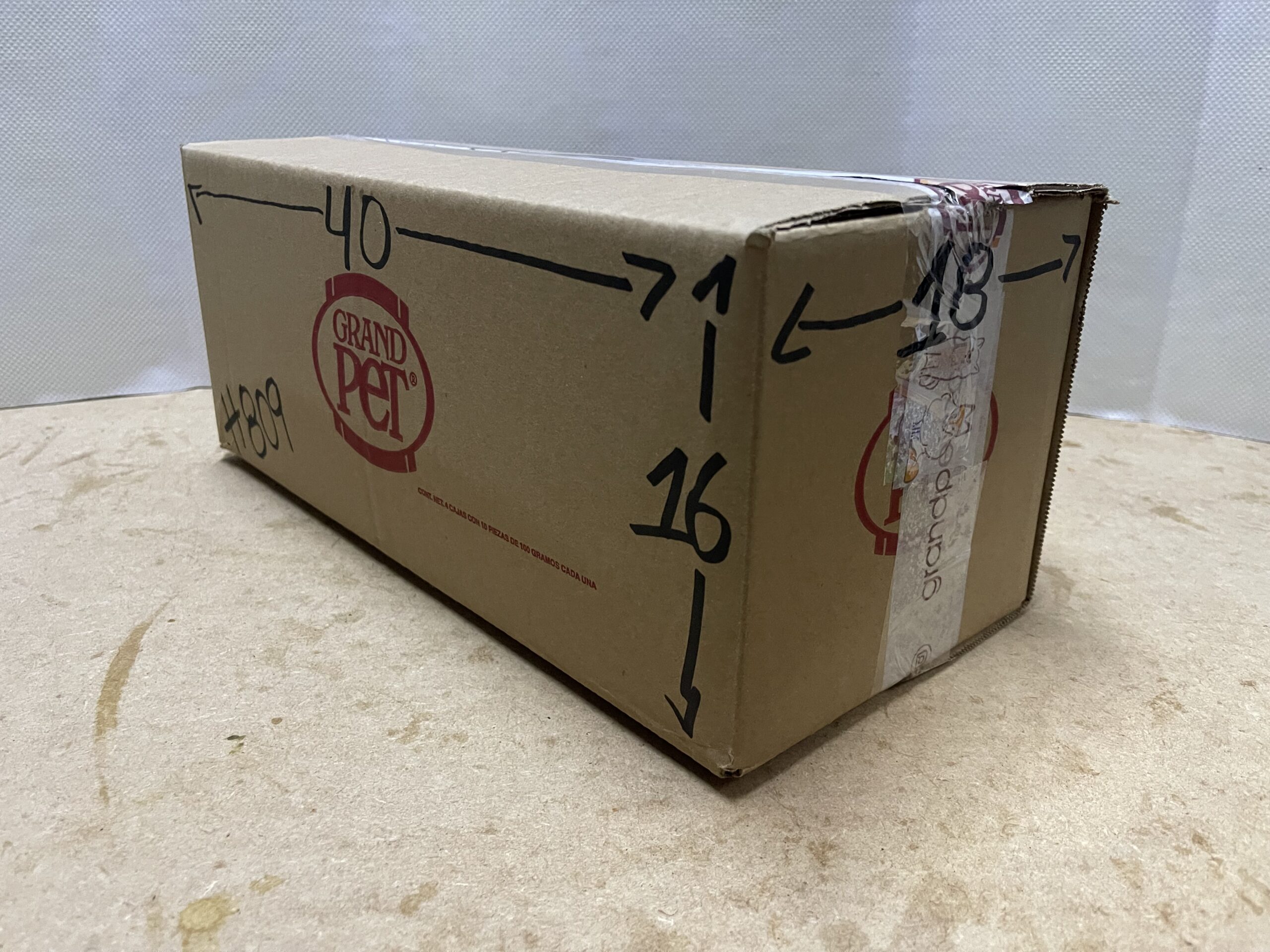 Caja De Cartón Reutilizada