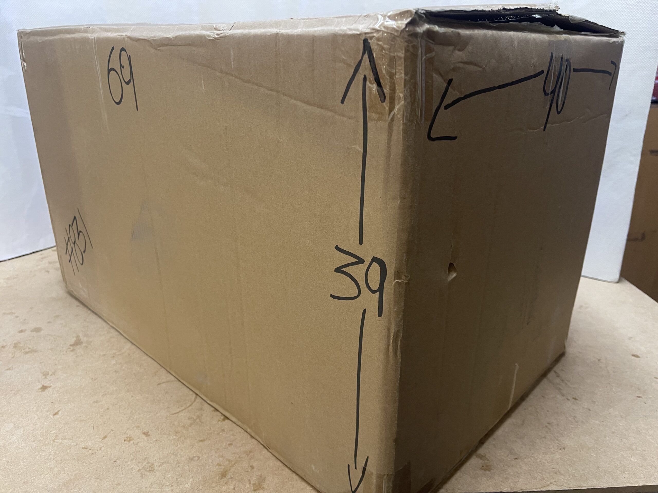 Caja De Cartón Reutilizada