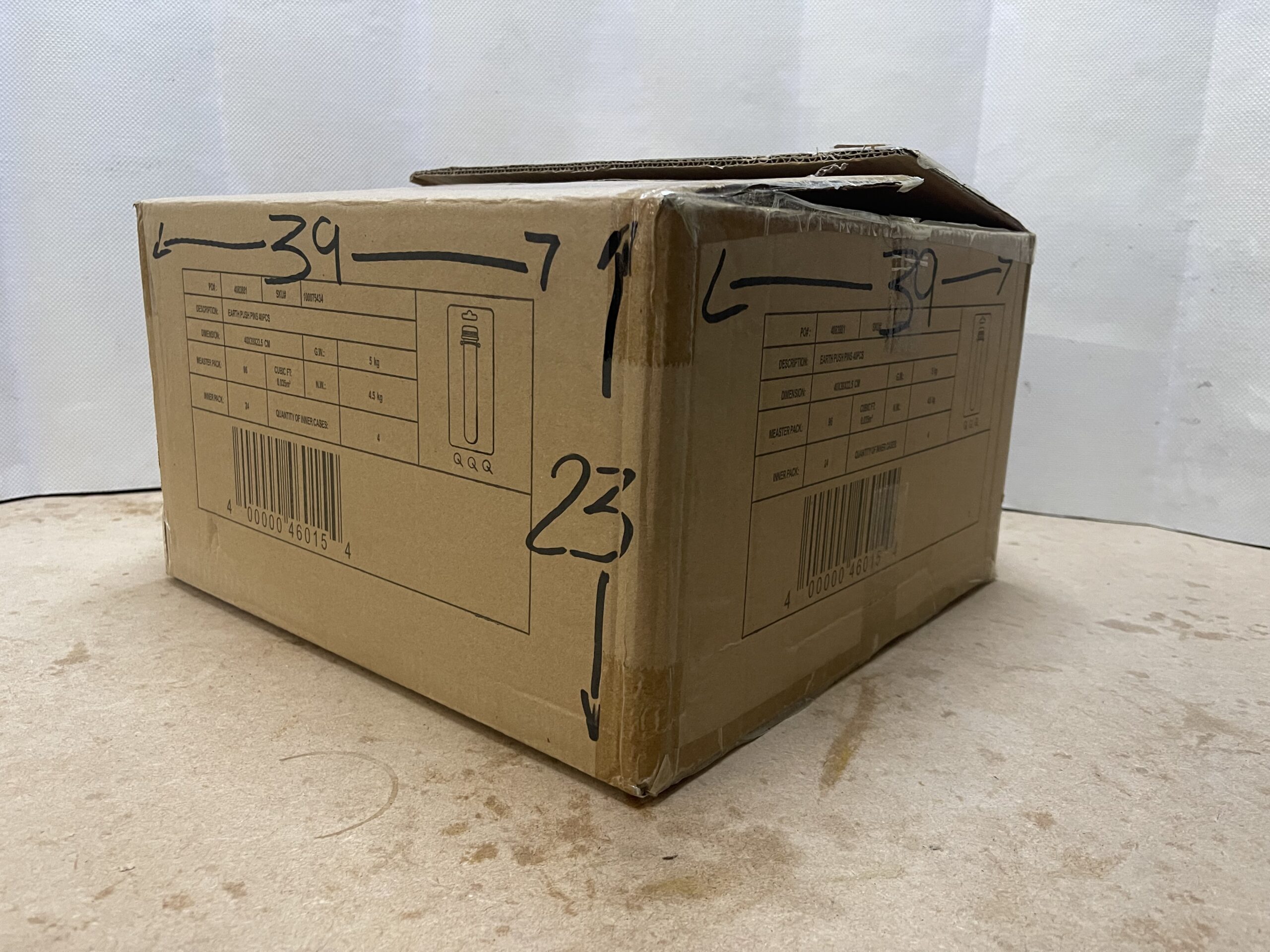 Caja De Cartón Reutilizada