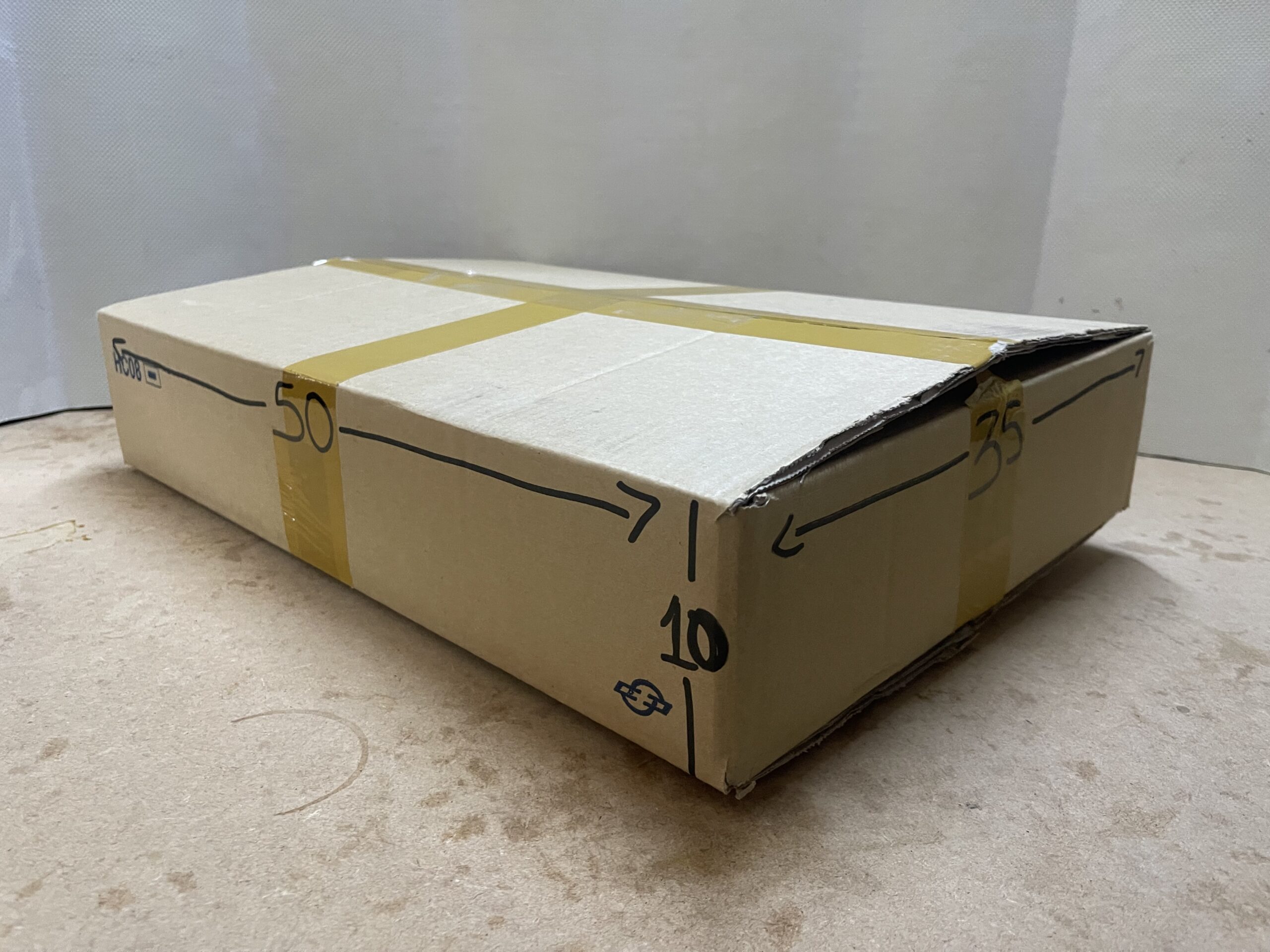 Caja De Cartón Reutilizada